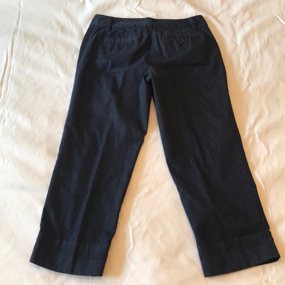 ANN TAYLOR Signature Fit Cuffed Denim Look Capris - Picture 5 of 7
